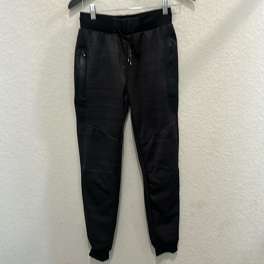 where everyone is a visionary Size small joggers  NWT